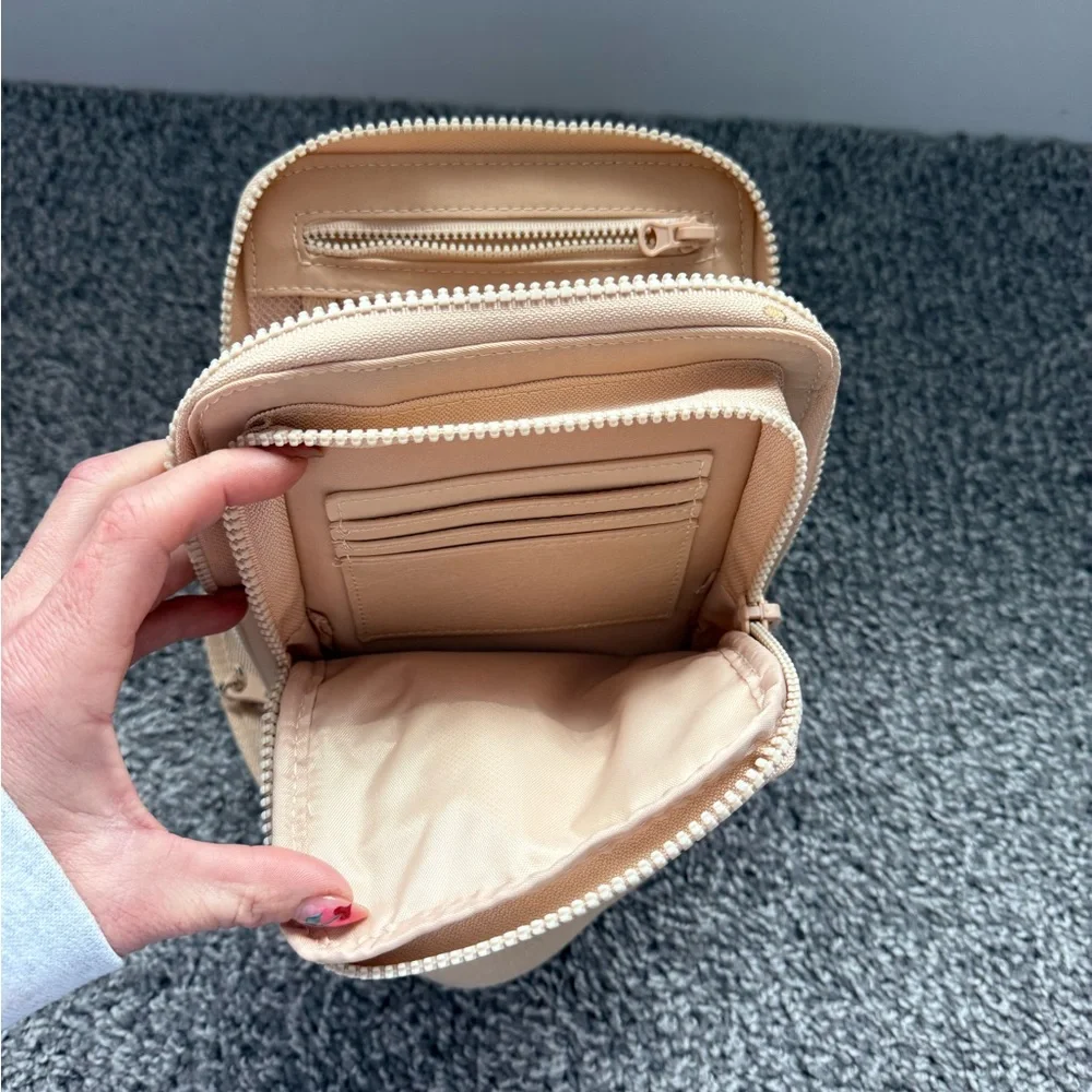 BEIS sport sling in beige - Picture 4 of 5